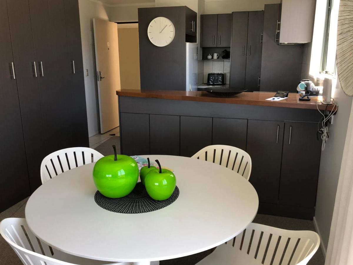Beachpoint Apartments Ohope エクステリア 写真