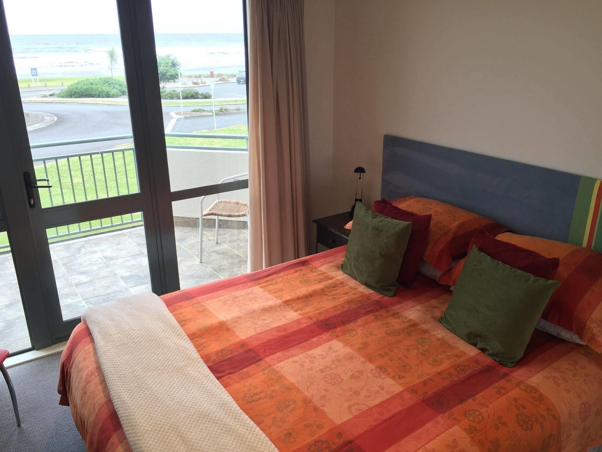 Beachpoint Apartments Ohope エクステリア 写真